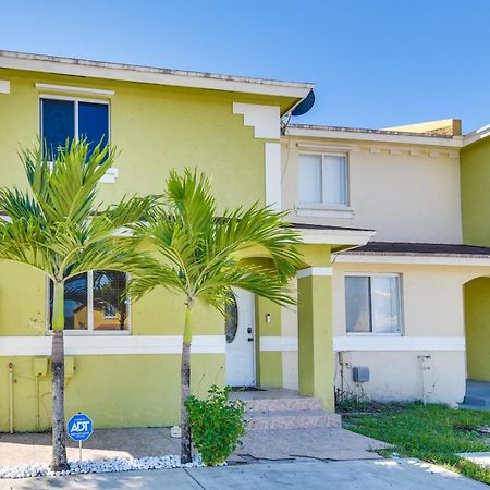 Opa-Locka Townhome, 15 Mi To Miami Beach! Экстерьер фото