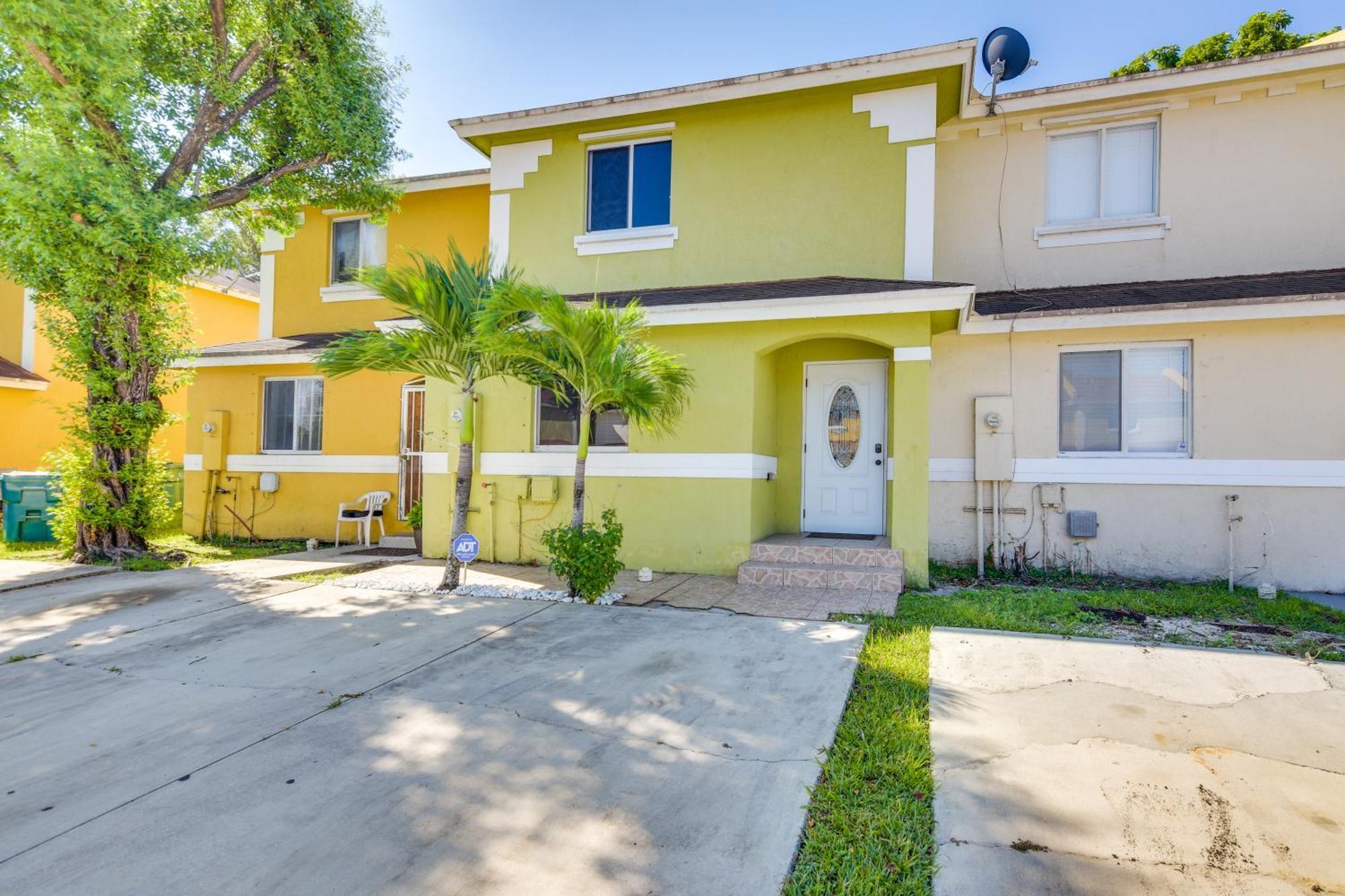 Opa-Locka Townhome, 15 Mi To Miami Beach! Экстерьер фото