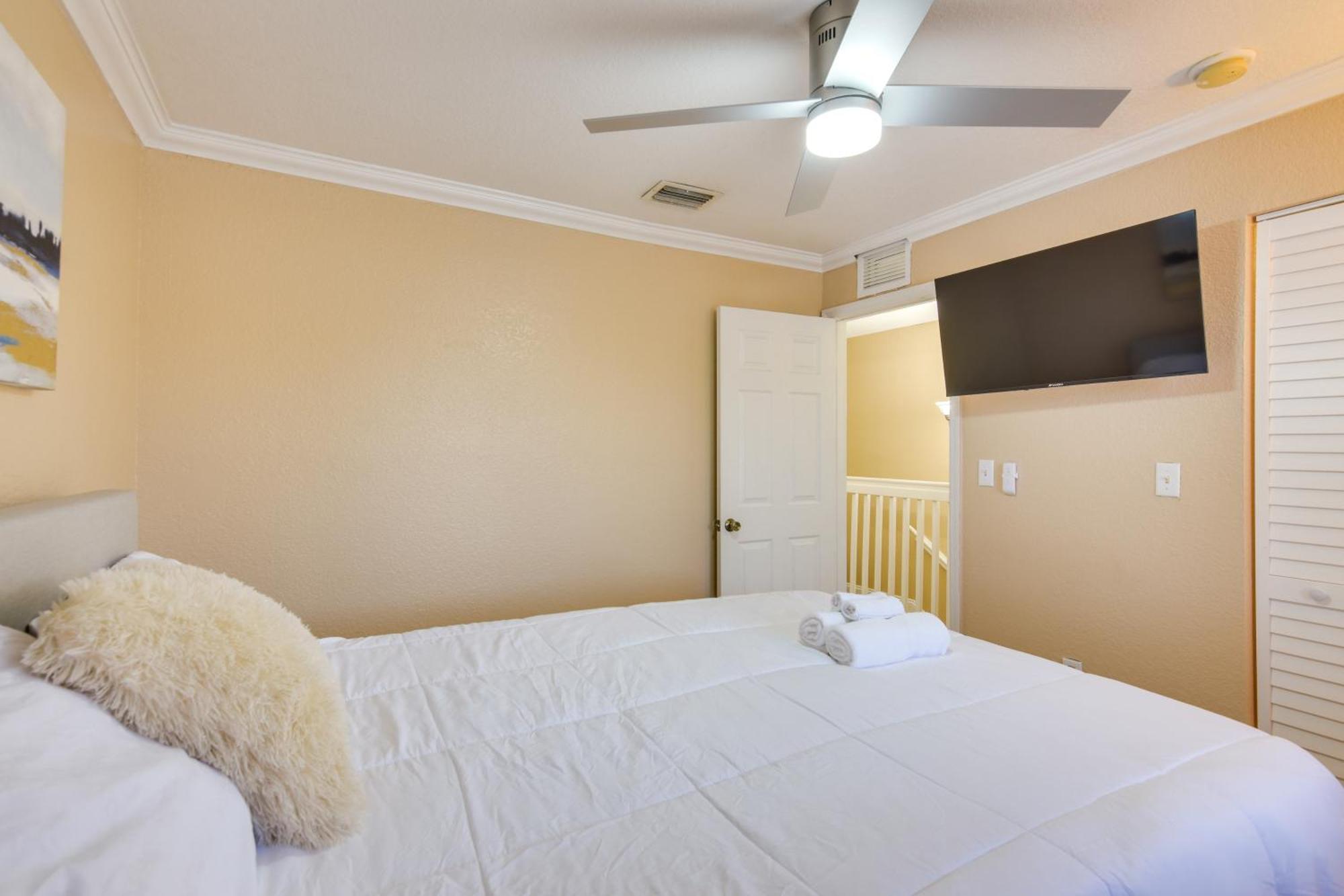 Opa-Locka Townhome, 15 Mi To Miami Beach! Экстерьер фото