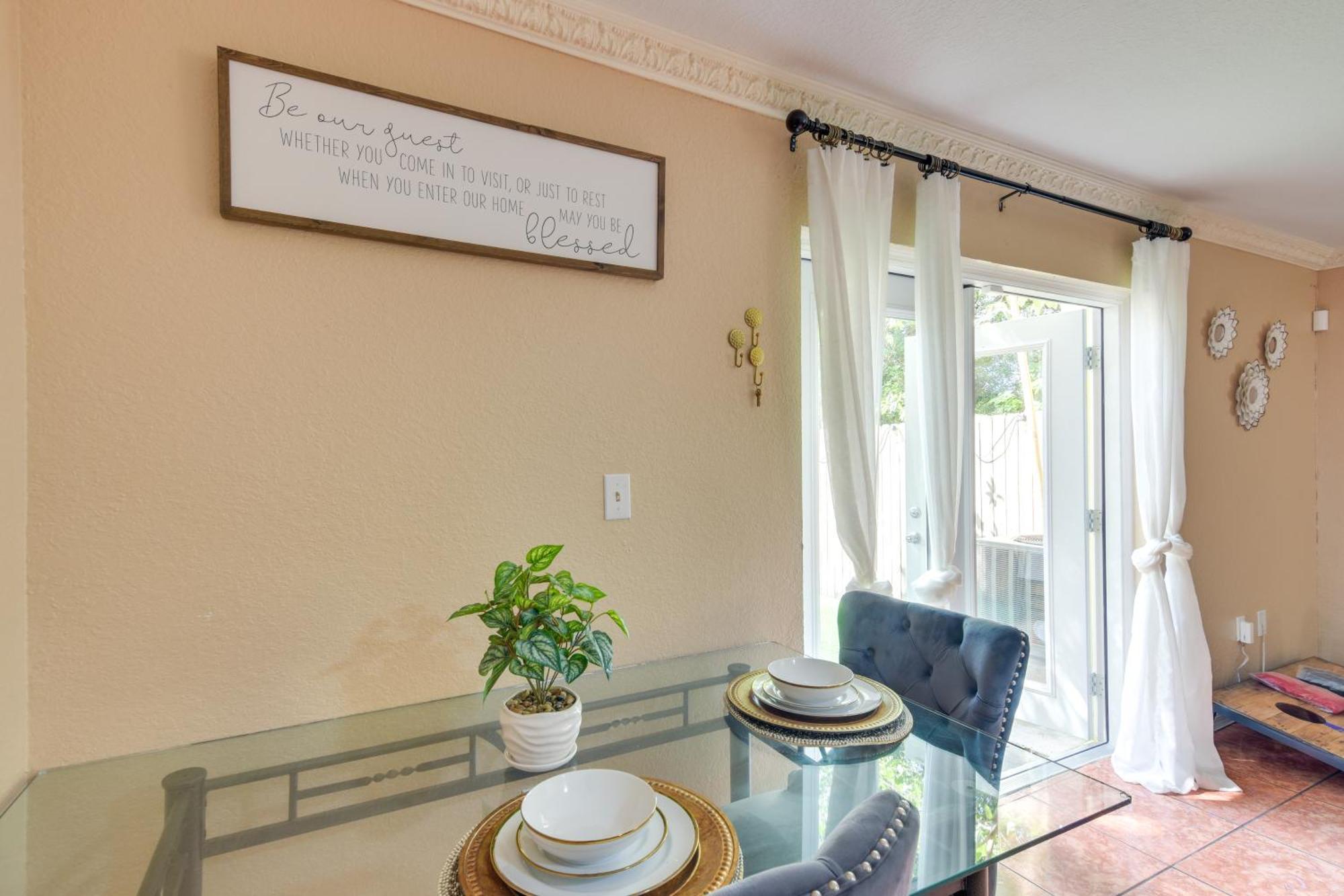 Opa-Locka Townhome, 15 Mi To Miami Beach! Экстерьер фото