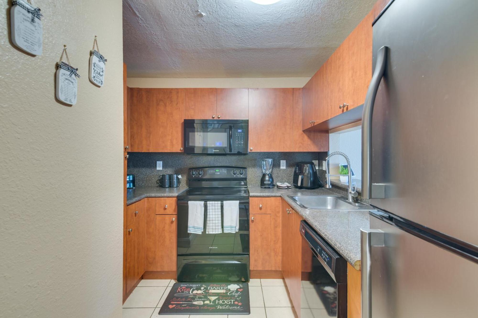 Opa-Locka Townhome, 15 Mi To Miami Beach! Экстерьер фото